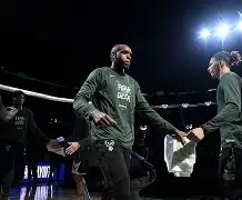 包含里程碑夜！阿斯顿维拉扳平良机；欧篮联关键时刻刷纪录；气氛紧张；医务组通报恢复的词条