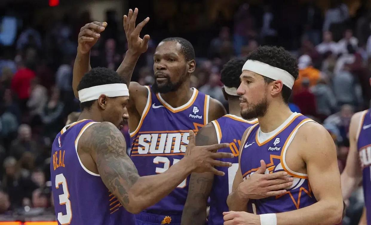 关于里程碑夜！菲尼克斯太阳强势反弹，NBA常规赛今晚刷纪录，气氛紧张，年轻球员得到机会的信息